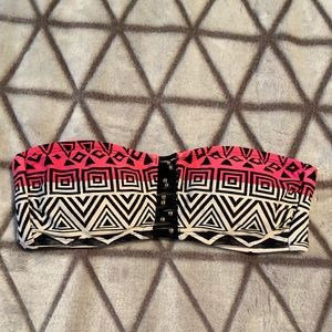 Bikini top. Bandeau / strapless